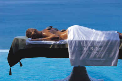 Massage relaxant et vue imprenable au Elounda Spa & Thalassotherapy