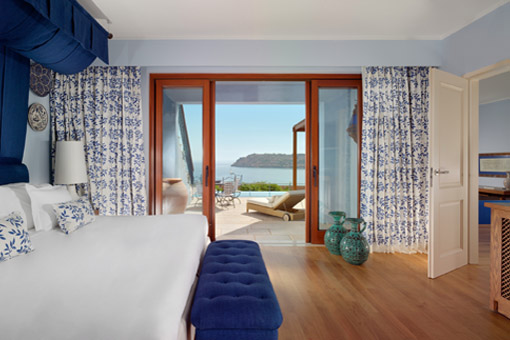 Villa Thalassa guestroom