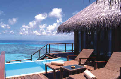 Coco Bodu Hithi - Water Villa deck