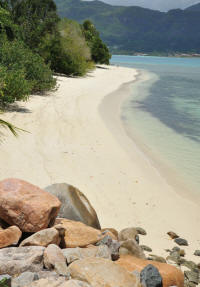 Cerf Island - Beach View by the pool