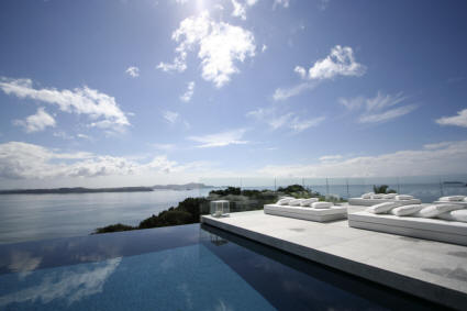 Eagles Nest - Amazing view from infinity edge pool of Villa Rahimoana