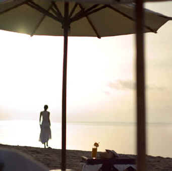 Sunrise breakfast on the beach