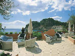 Click on the picture to discover the hotel
