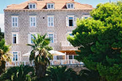 Click on the picture to discover the hotel