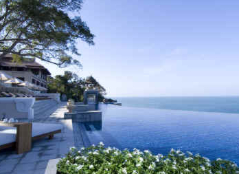 Infinity-edge swimming pool
