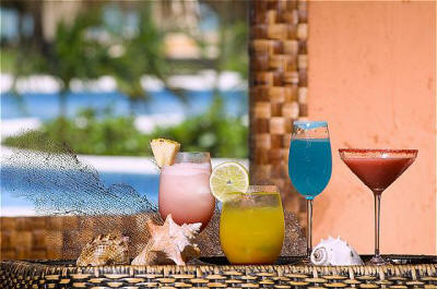 Découvrez l'un des nombreux cocktails tropicaux