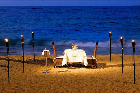 Private romantic dinner on the beach