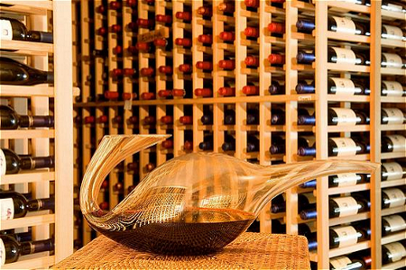 Une cave à vins impressionnante de plus de 8000 bouteilles