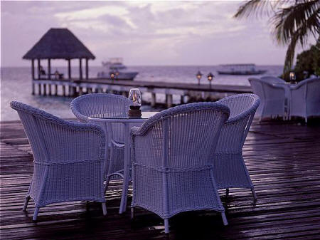 Vivanta by Taj - Coral Reef, Maldives - Sunset cocktail