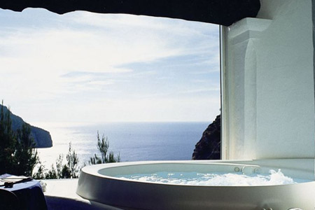 Panoramic sea view from your Jacuzzi