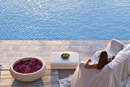 A unique moment of relaxation by the pool