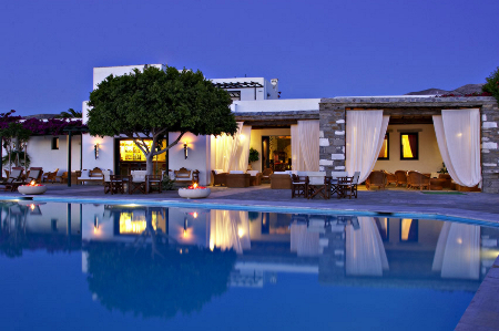 The 'Seline' open air lounge bar at night